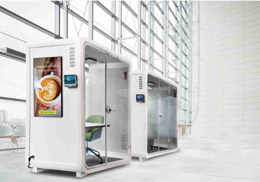 糖果派对子公司达擎之智慧行动办公舱，，，采用PDLC智能调光玻璃设计，，透过通电与断电的电流切换，，，呈现透明与雾面效果，，，，具节能降耗特性并兼顾隐私，，，确保信息安全