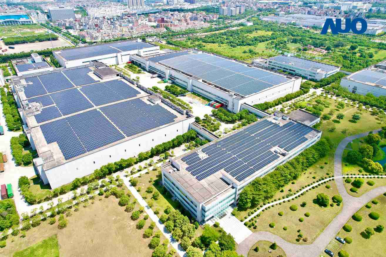 糖果派对厦门推动智能制造同时，，，透过绿电创能纵深推进绿色转型，，厂区全屋顶铺设太阳能光伏板，，每年太阳能发电 2,600多万度